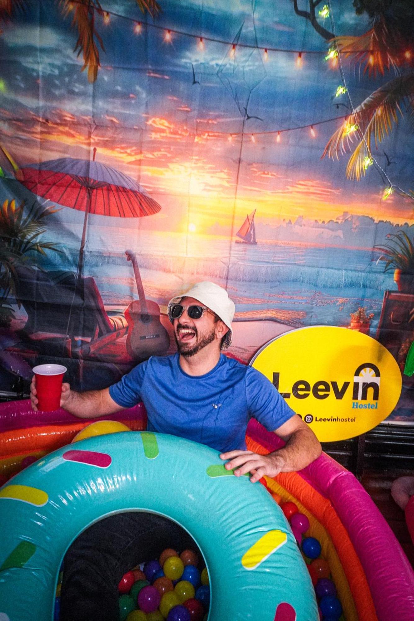 Leevin Hostel George Dublin Bagian luar foto