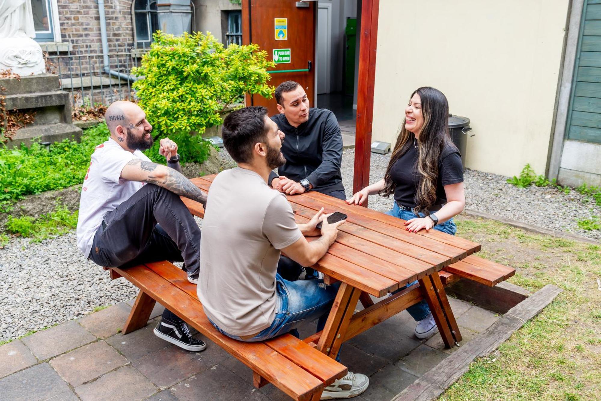 Leevin Hostel George Dublin Bagian luar foto