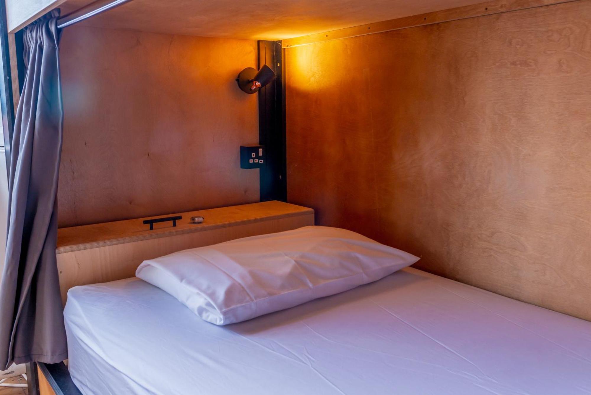 Leevin Hostel George Dublin Bagian luar foto