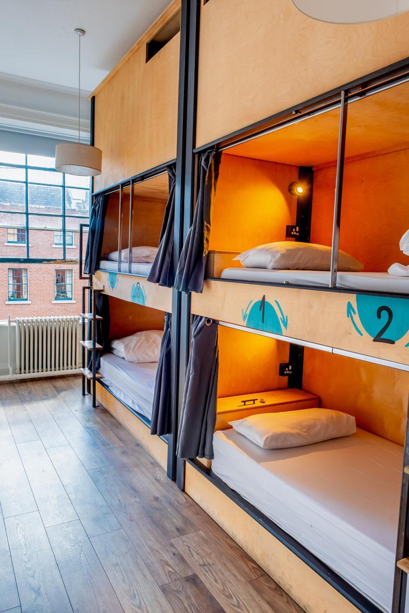 Leevin Hostel George Dublin Bagian luar foto