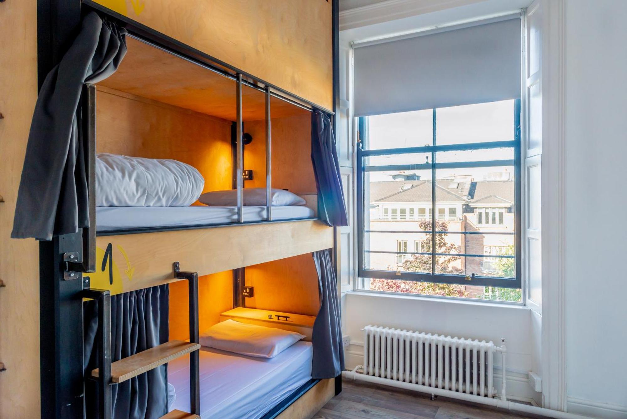 Leevin Hostel George Dublin Bagian luar foto