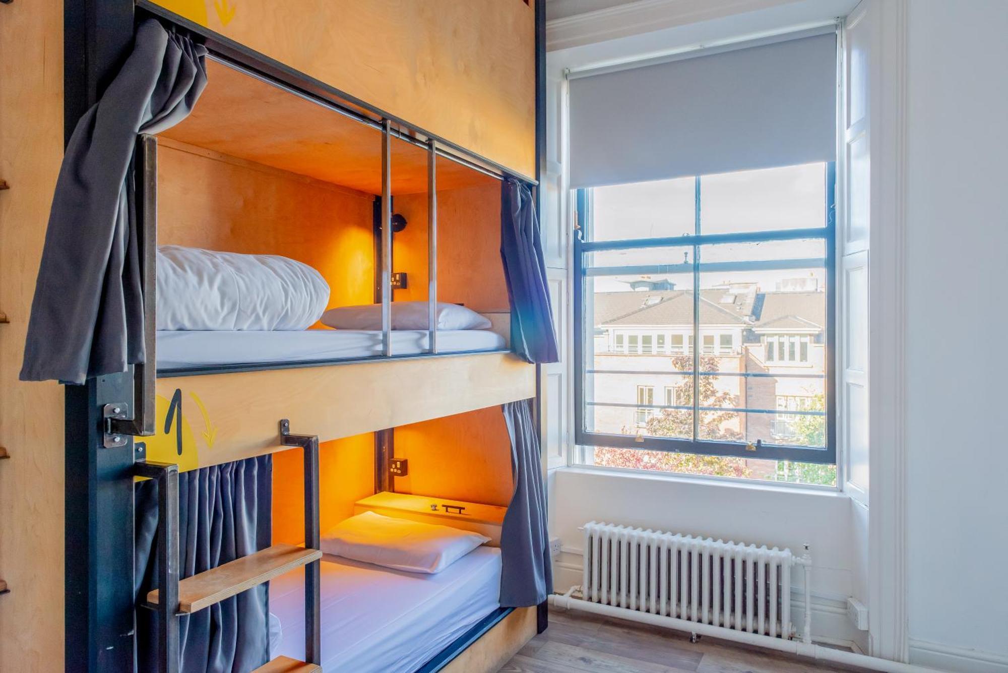 Leevin Hostel George Dublin Bagian luar foto
