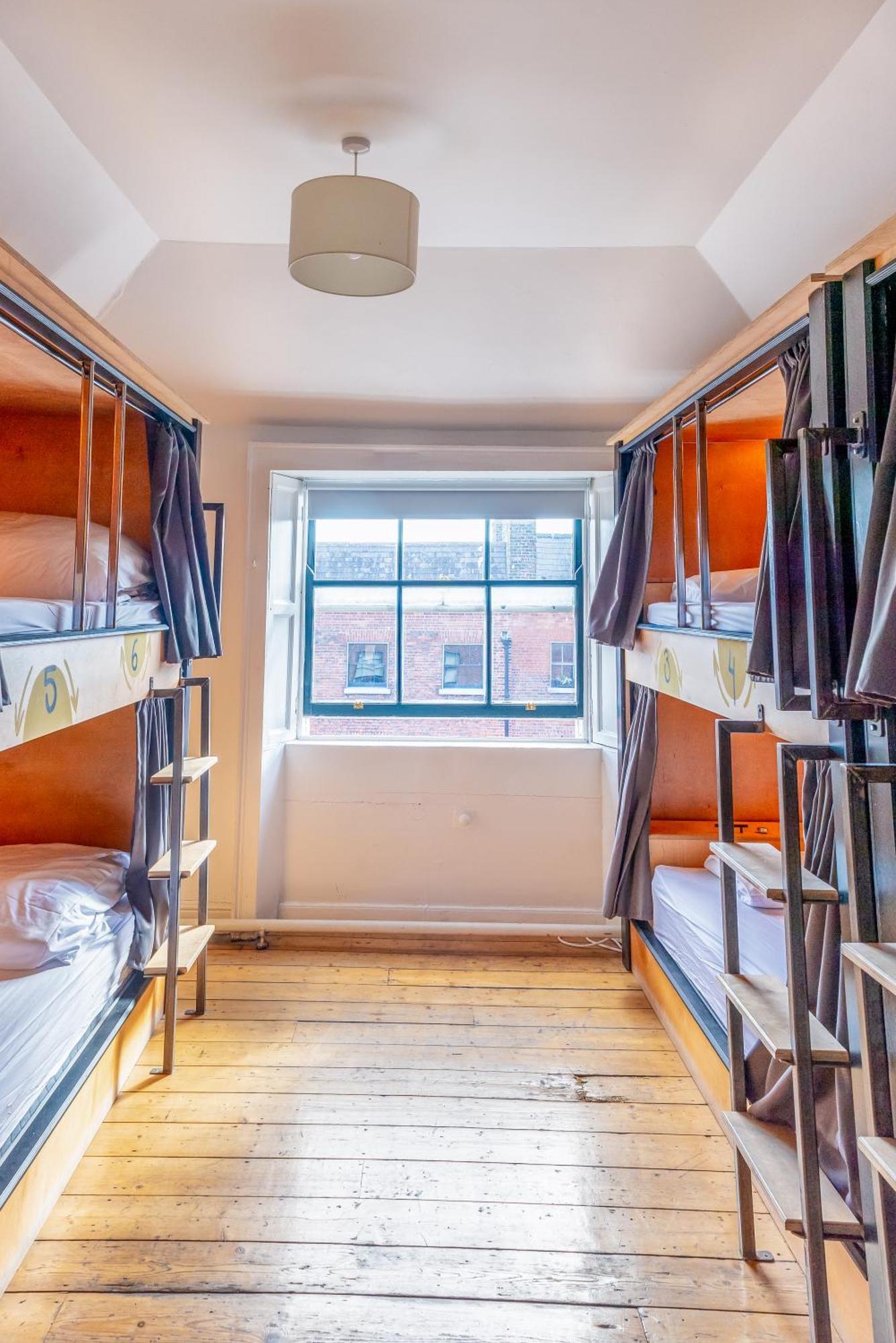 Leevin Hostel George Dublin Bagian luar foto