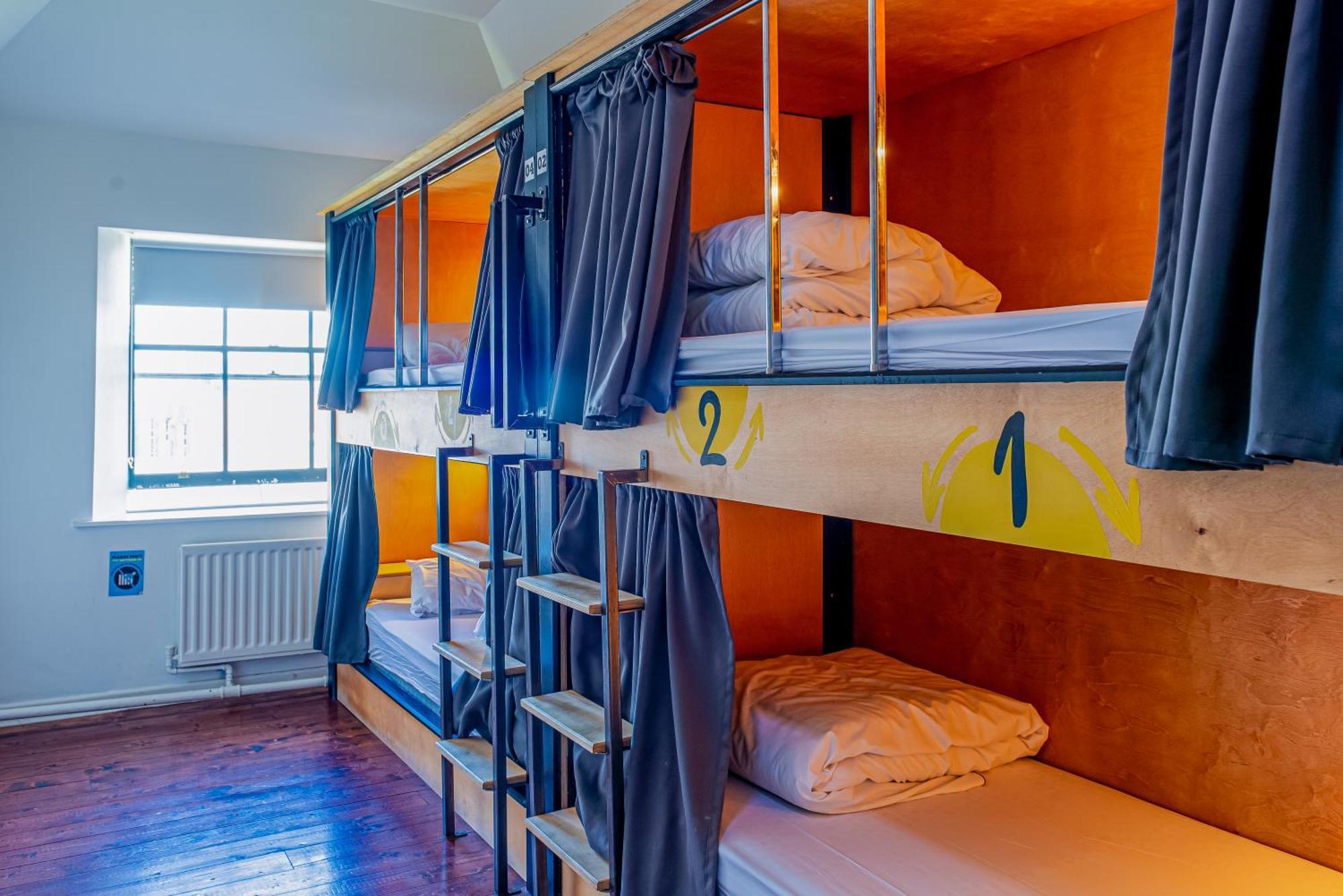 Leevin Hostel George Dublin Bagian luar foto